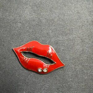 Vintage Unsigned Silver-tone Red Enamel Rhinestone Lips Brooch